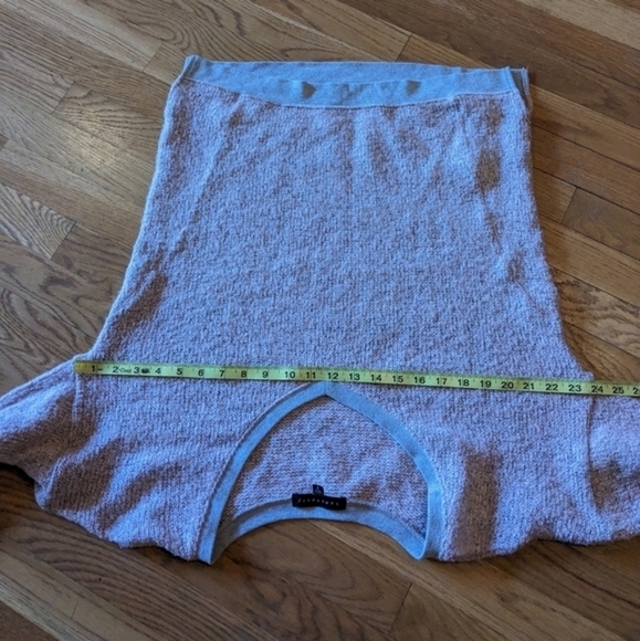 Sanctuary Small Pink-ish Cream & Gray Pullover V-Neck Sweater - Picture 9 of 11